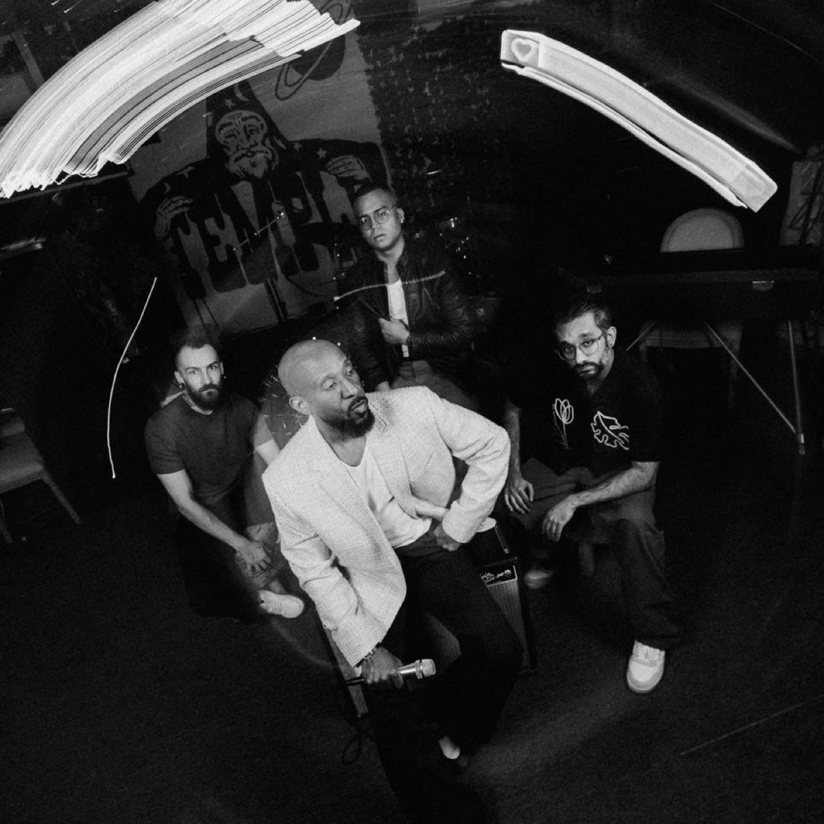 Abri & The Everlasting photographed from above in a club